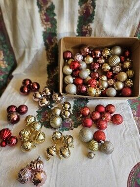 Approx 100 Indoor / Outdoor Red and Gold Holiday Ornament Set - Unbranded